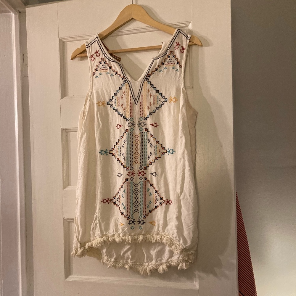 Cute embroidered tank top!